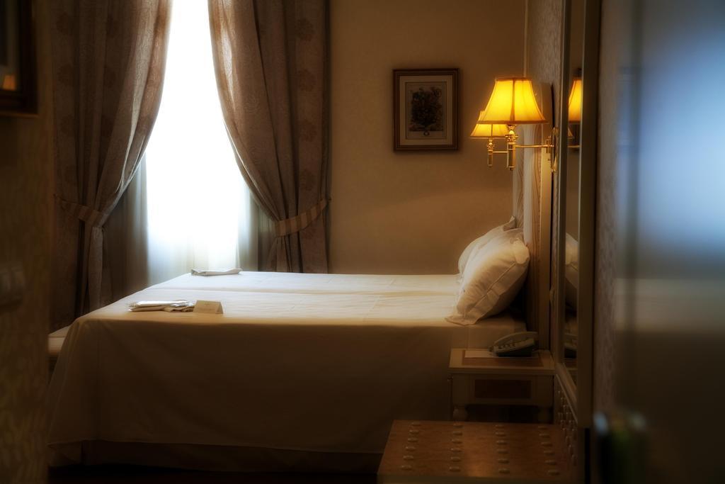 Hotel Santa Isabel アルバセテ 部屋 写真